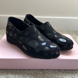 TR Thierry Rabotin Slip-On Black on Black Wedges